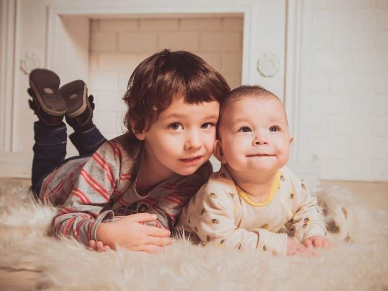 Antalya çocuk psikoloğu ve pedagog tarafından 0–3 yaşta sosyal etkileşim ve oyun sürecine yönelik hizmetler görseli