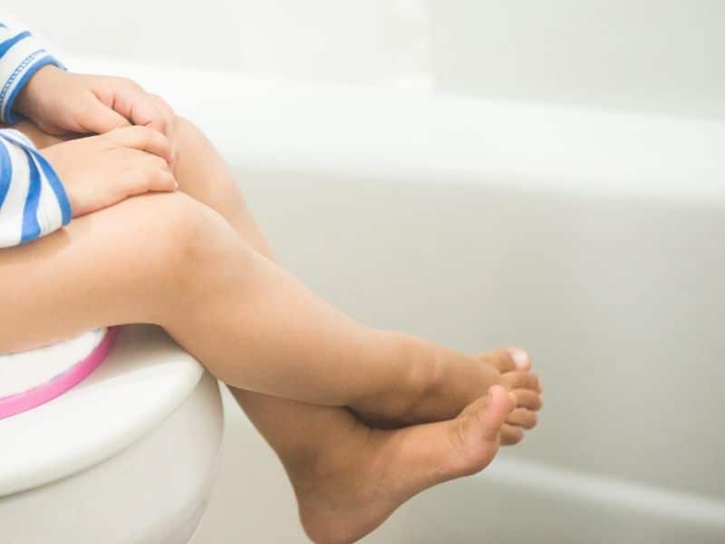 Tuvalet eğitimi sürecindeki çocuğun bağımsızlaşma ve gelişim adımları