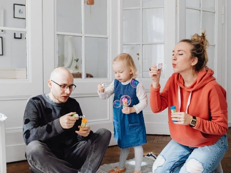 Antalya çocuk psikoloğu ve pedagog tarafından ailece etkinlik yapmaya yönelik hizmetler görseli