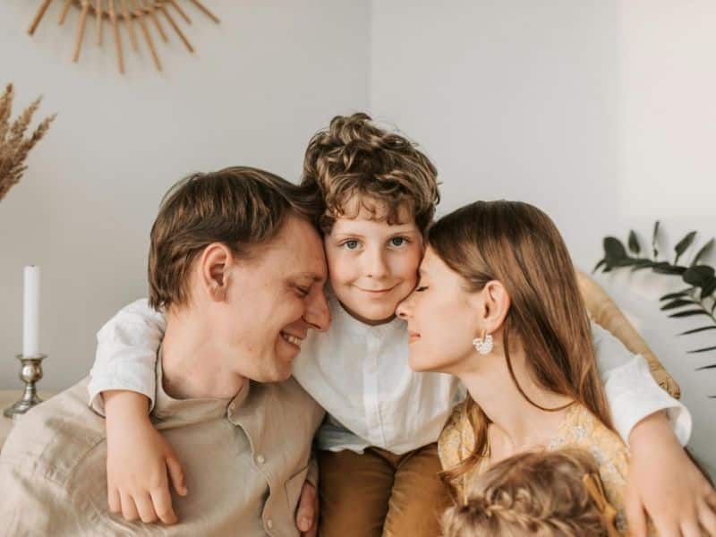 Antalya çocuk psikoloğu ve pedagog tarafından tutarlı ebeveynlik sürecine yönelik hizmetler görseli