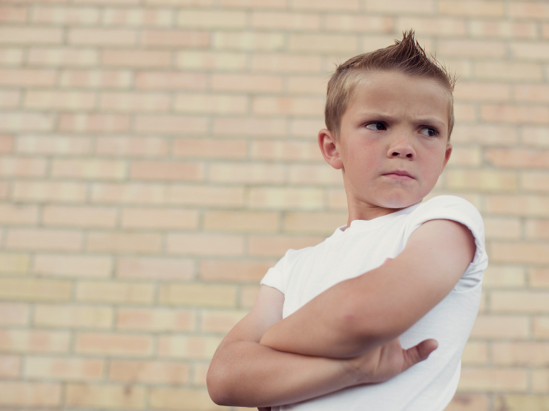 Kurallara karşı çıkan çocuk ve ebeveyn iletişimi